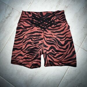 Fabletics PoweHold shorts size Small